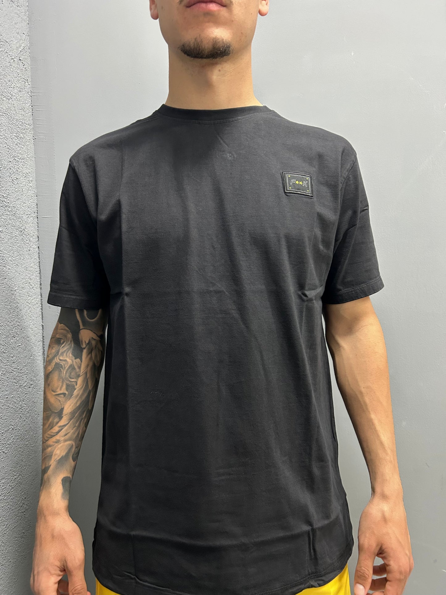 T-SHIRT MANICHE CORTE F**K UOMO