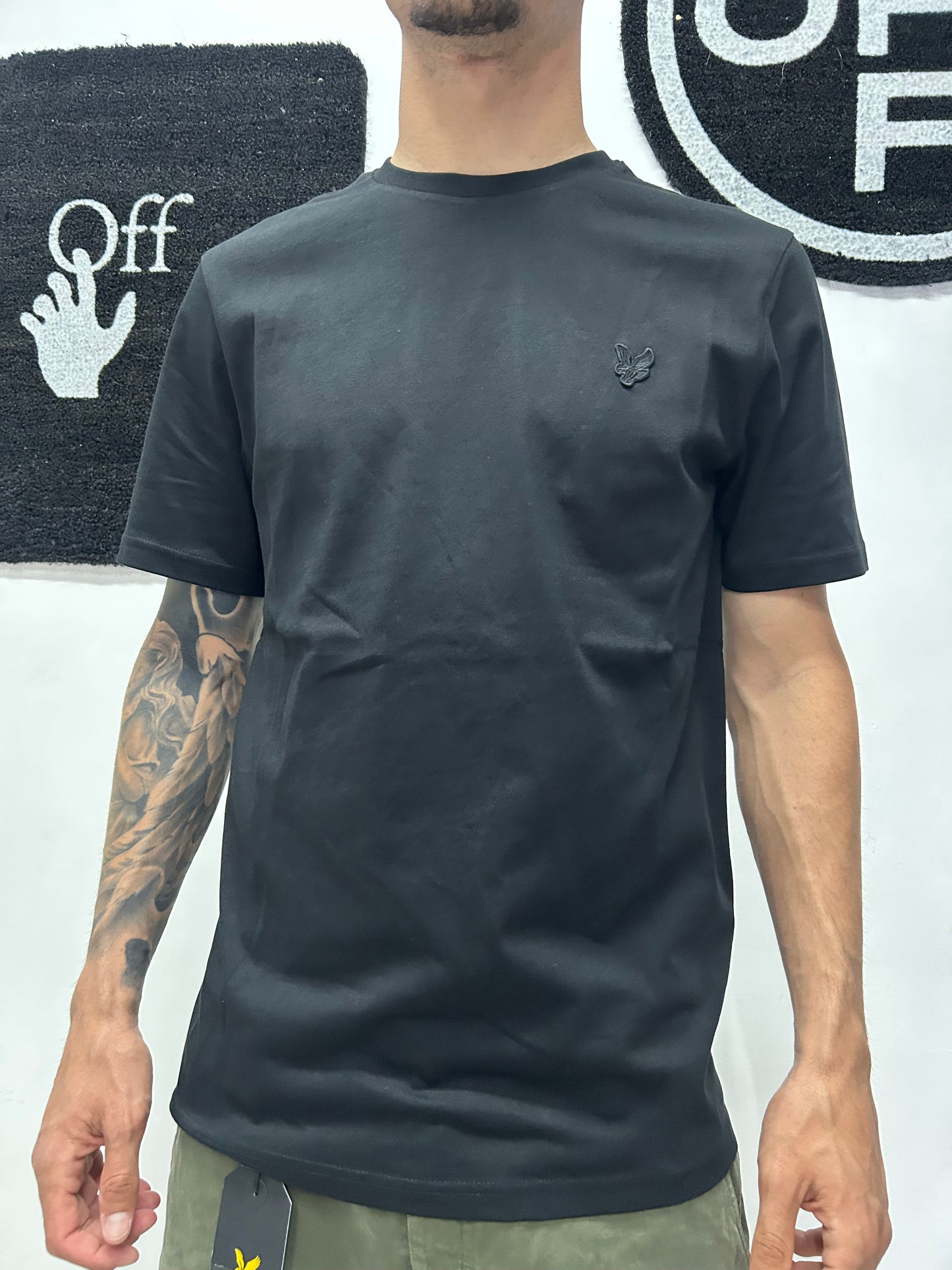T-SHIRT MANICHE CORTE